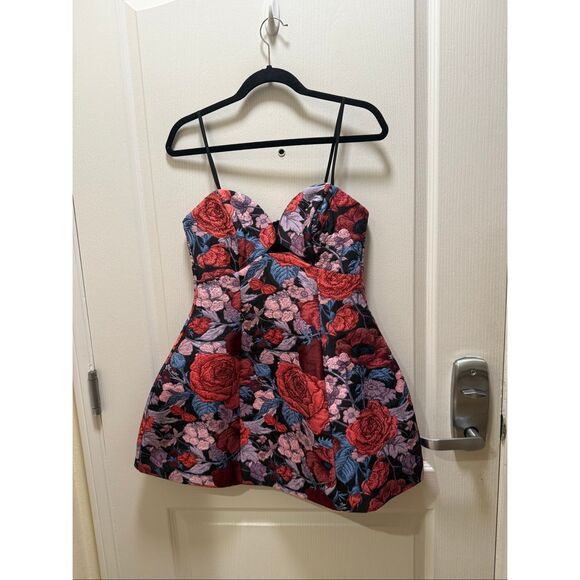 Elliatt Delphine Tulip Mini Dress in Pink & Black Floral Cocktail size S NWT - Picture 4 of 6